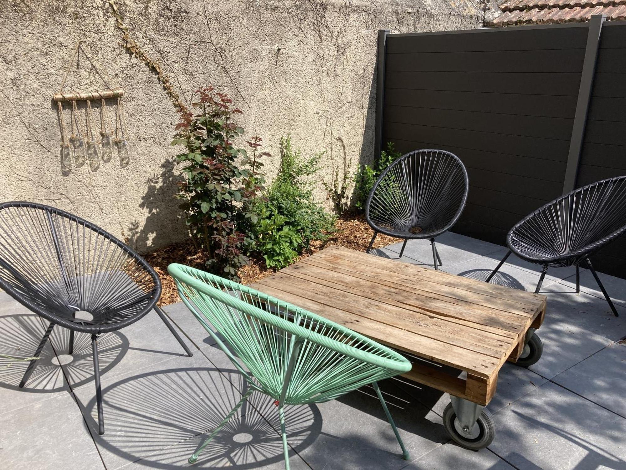 Location Appartement Des Pyrenees Borderes-sur-l'Echez Exterior foto